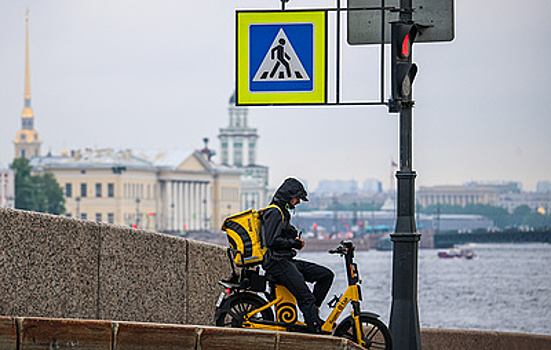 Курьерам с судимостью и без медкнижек указали направление движения