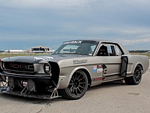 Посмотрите на Ford Mustang с деталями от гоночного внедорожника