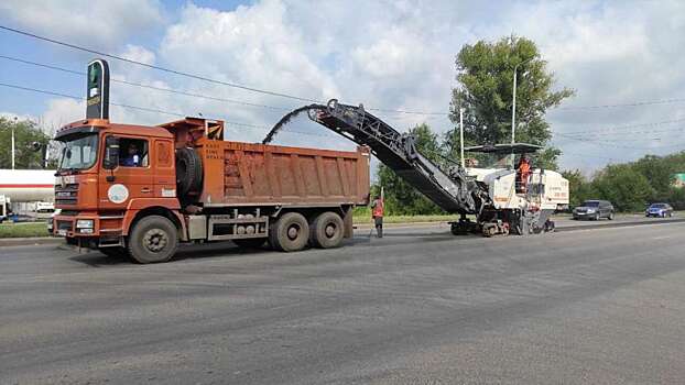 Дорожники приступили к ремонту улицы Донгузской в Оренбурге