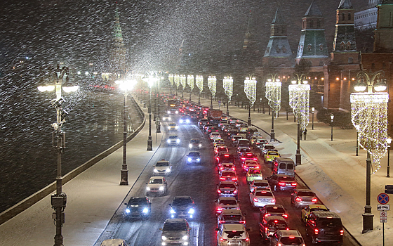 Москвичей предупредили о 9-балльных пробках вечером 26 декабря