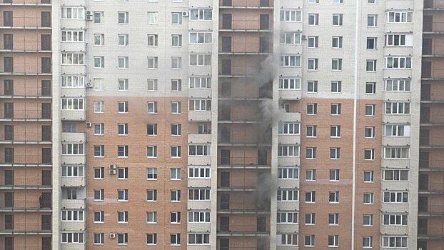 В Петербурге загорелся многоэтажный дом