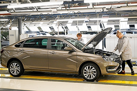 Мишустин поручил скооперировать производителей в автопроме