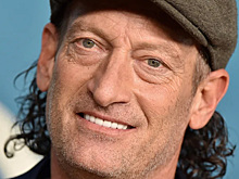 Всё, что нужно знать о Трое Коцуре — обладателе «Оскара» за роль в драме «CODA: Ребёнок глухих родителей»