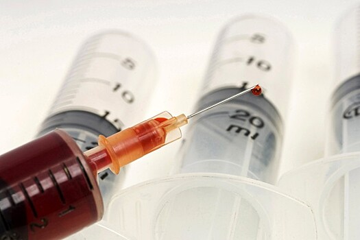 СМИ узнали, что российская элита получила доступ к вакцине от коронавируса еще в апреле