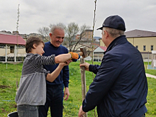 Сотрудники МВД по Республике Дагестан провели субботник в детском доме-интернате «Забота»