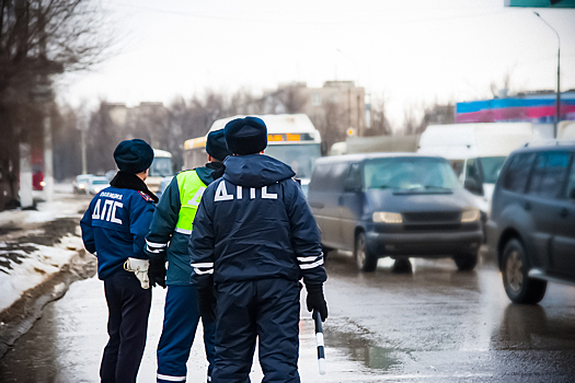 Российским полицейским разрешат вскрывать автомобили. Иногда даже без объяснения причин
