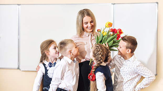 Поздравления с 1 Сентября для учителей и учеников: 30 красивых и тёплых пожеланий