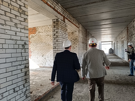 Чиновник, контролировавший строительство заводов на Урале, арестован за взятку