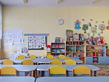 Дочери заведующей российским детсадом устроили персональный выпускной