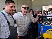 Лукашенко посетил хозяйство «Журавлиное» в Брестской области