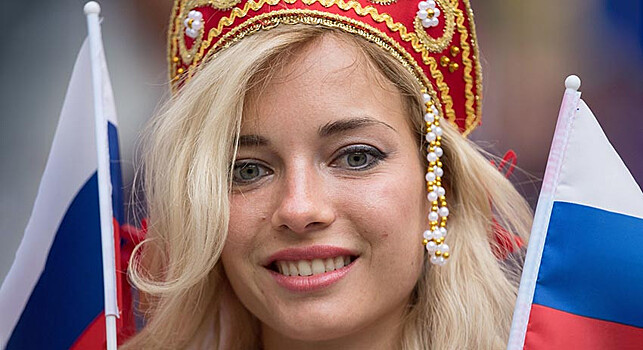 Самая красивая болельщица пришла поддержать Россию