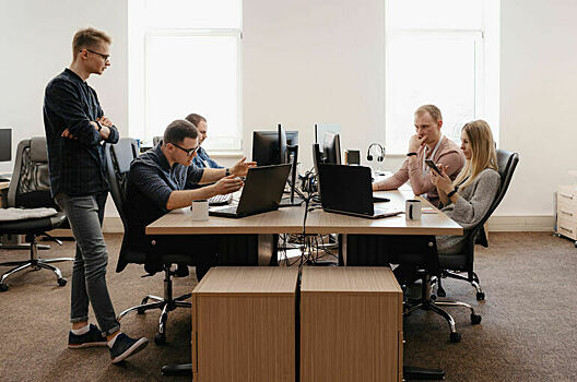 В Роскачестве рассказали об отличиях в работе по трудовой книжке и без