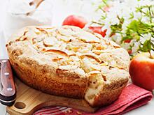 Наталия Гулькина поделилась бабушкиным рецептом шарлотки         