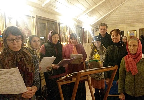 На вечернем богослужении в храме Священномученика Василия в Конькове состоялся дебют народного хора