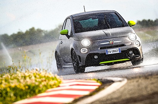 «Молодежный» хот-хэтч Abarth 595 Pista стал мощнее