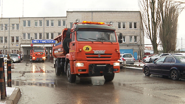 В Калининграде начали мыть улицы со специальным раствором