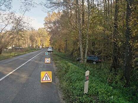 В Гурьевском районе легковушка вылетела с трассы в кювет и опрокинулась