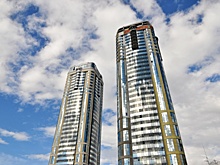 Екатеринбуржец прогуляется по стропе между двумя небоскребами