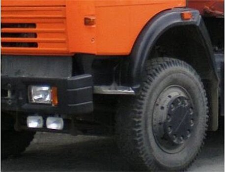 Легковушка влетела в КамАЗ на трассе в Богородском районе