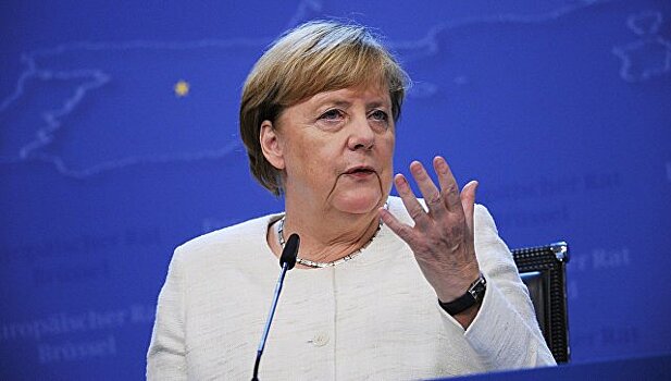 Меркель призвали отказаться от "Северного потока-2"
