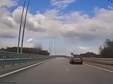 Проехавший по встречной полосе на ЦКАД автомобиль попал на видео