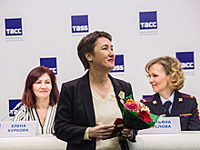 Руководитель петербургского пресс-центра ТАСС награждена медалью МЧС России