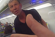 Пьяный бурят устроил дебош в летевшем в Магадан самолете и попал на видео