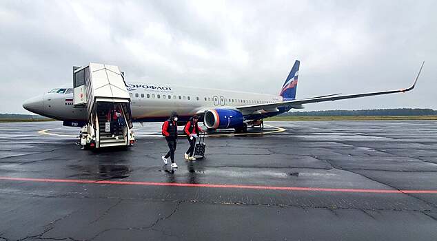 Сборная России прилетела в Марибор на матч со Словенией