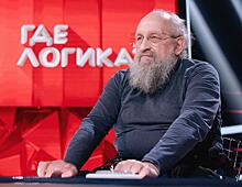 «Я тут человек свежий»: Анатолий Вассерман попробовал свои силы в шоу «Где логика?»