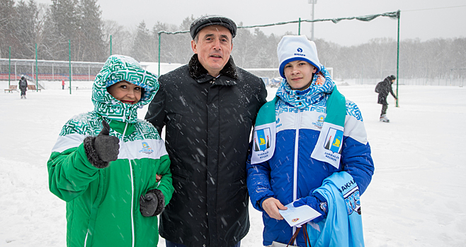 Врио главы Сахалина подарил мальчику билет на хоккейный матч