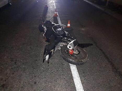 Мотоциклист без прав протаранил иномарку в центре Краснодаре