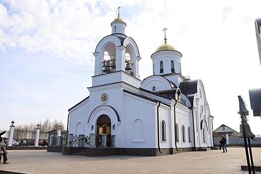 В Томино освятили православный храм, построенный по уникальной старинной технологии