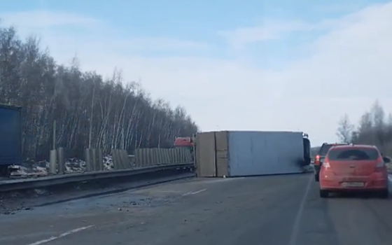 В Спасском районе перевернулась фура