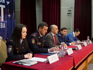 Полицейские Карачаево-Черкесии приняли участие в антитеррористическом мероприятии с участием студентов в КЧГУ