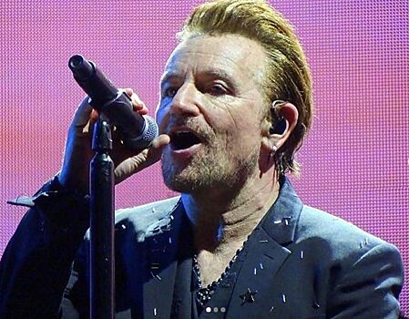 Солист U2 потерял голос во время концерта в Берлине