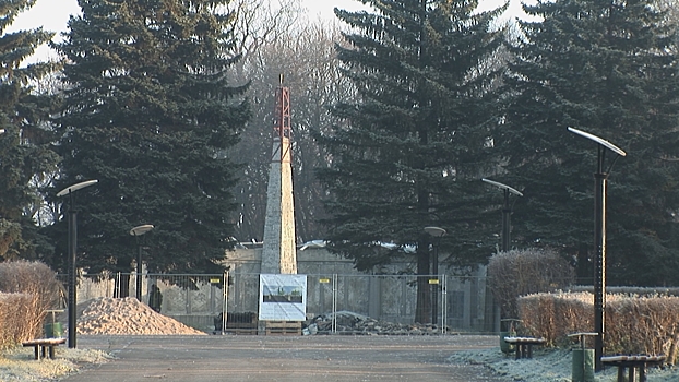 В Черняховске реконструируют мемориал на улице Спортивной