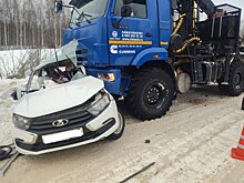 В Лузском районе в ДТП с КАМАЗом погибли два человека