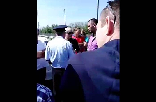 Жители станицы Павловской требуют отменить плату за проезд по М-4 «Дон» (видео)