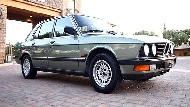 На продажу выставили почти новую "акулу" BMW из 80-х