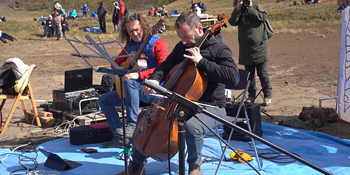 Музыкальный фестиваль в кальдере вулкана на Камчатке — видео