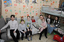 После публикации "РГ" многодетной семье из Ачинска срочно дали новое жилье