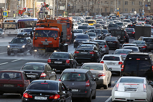 Пробка длиной более 13 км образовалась на Ярославском шоссе в Подмосковье