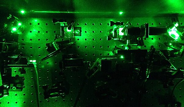 Британские физики научились "сжимать" одиночные фотоны