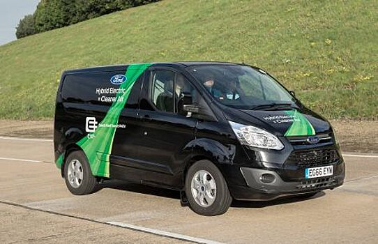 Помощник в бизнесе: показан Ford Transit плагин-гибрид