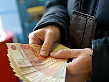 Эксперты Роскачества рассказали, чего нельзя делать с деньгами в кризис