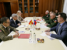 Замминистра обороны РФ генерал-лейтенант Александр Фомин встретился с послом Испании в России