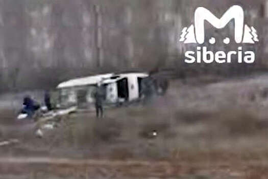 Mash: в Сибири скорая с беременной женщиной в салоне разбилась в момент ДТП