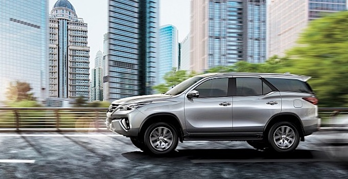 Внедорожник Toyota Fortuner поступил в продажу в России