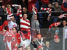 "Спартак" попросил болельщиков не бросать посторонние предметы на лед