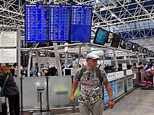 Десятки рейсов на российский курорт перенесли после атаки БПЛА